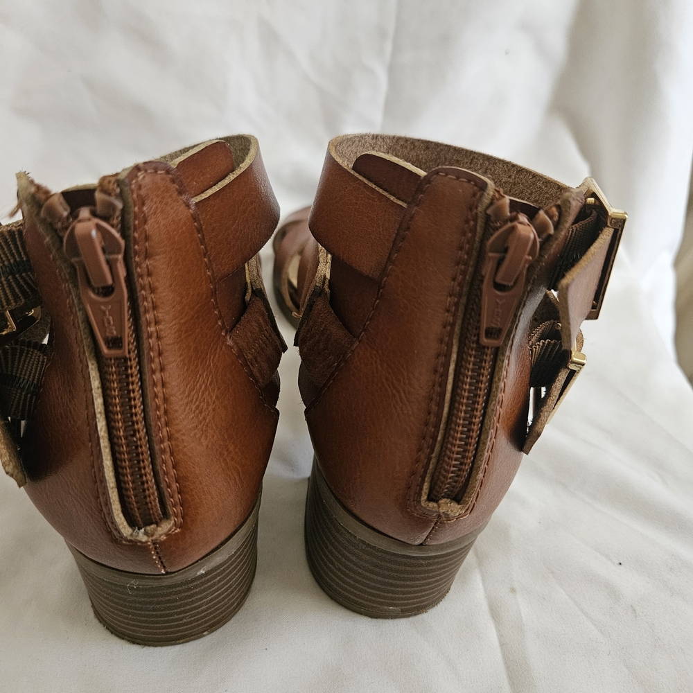 Material Girl Brown Strappy Sandals - Picture 4 of 4